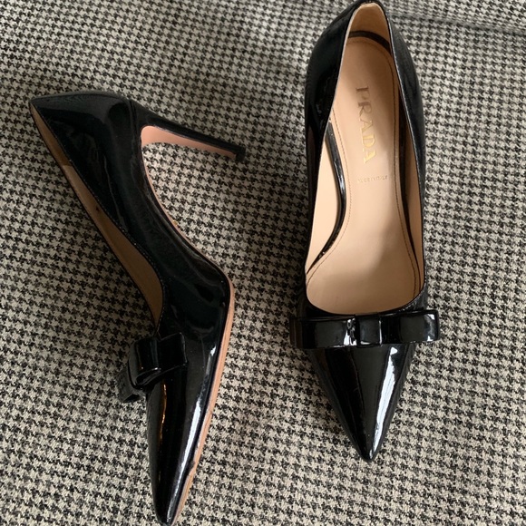 Prada leather bow tie pointed toe heels - Picture 2 of 7